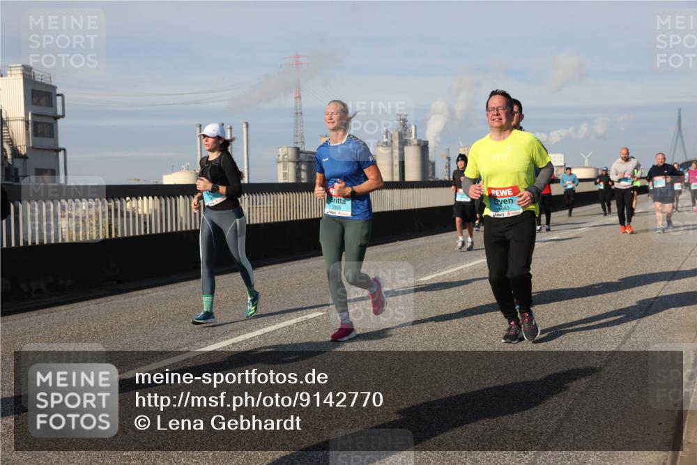 03.10.2025 - Köhlbrandbrückenlauf Lena Gebhardt http://msf.ph/oto/9142770 03.10.2025 10:00:38 Position 2 2055, 1663 meine-sportfotos.de