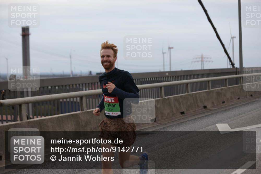 03.10.2025 - Köhlbrandbrückenlauf Jannik Wohlers http://msf.ph/oto/9142771 03.10.2025 15:44:03 Position 1 7222 meine-sportfotos.de