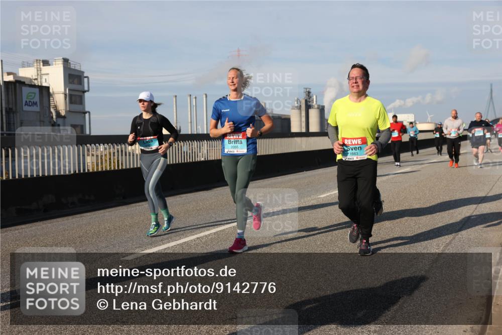 03.10.2025 - Köhlbrandbrückenlauf Lena Gebhardt http://msf.ph/oto/9142776 03.10.2025 10:00:38 Position 2 2055, 1663 meine-sportfotos.de