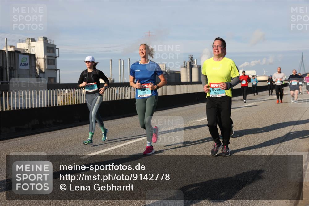 03.10.2025 - Köhlbrandbrückenlauf Lena Gebhardt http://msf.ph/oto/9142778 03.10.2025 10:00:38 Position 2 2055, 1663 meine-sportfotos.de