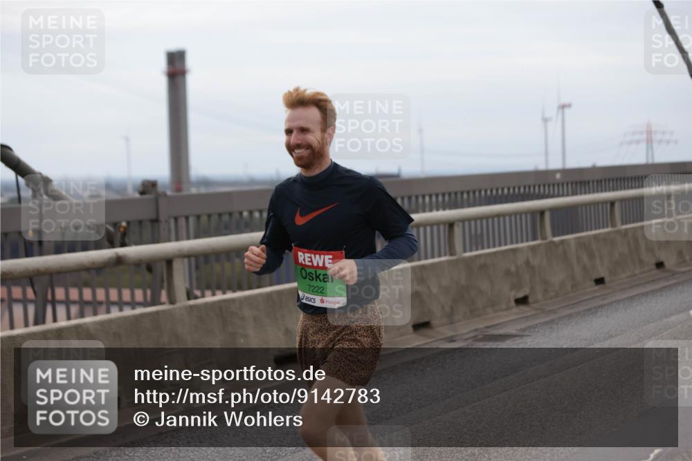 03.10.2025 - Köhlbrandbrückenlauf Jannik Wohlers http://msf.ph/oto/9142783 03.10.2025 15:44:03 Position 1 7222 meine-sportfotos.de