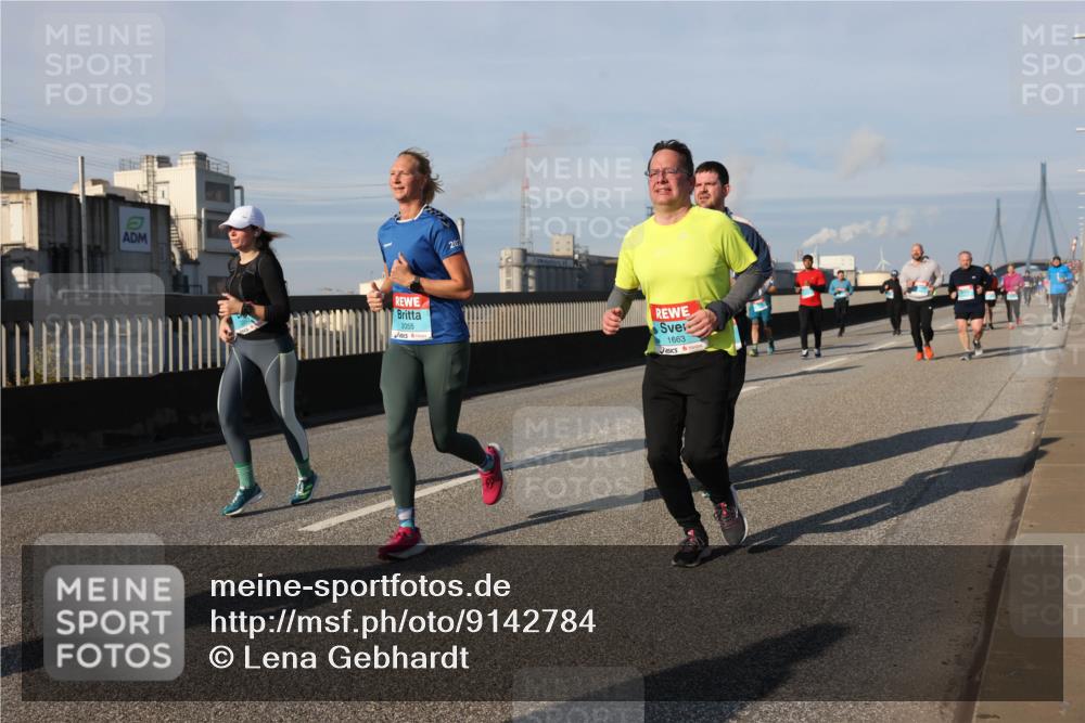 03.10.2025 - Köhlbrandbrückenlauf Lena Gebhardt http://msf.ph/oto/9142784 03.10.2025 10:00:39 Position 2 2055, 202, 1663 meine-sportfotos.de