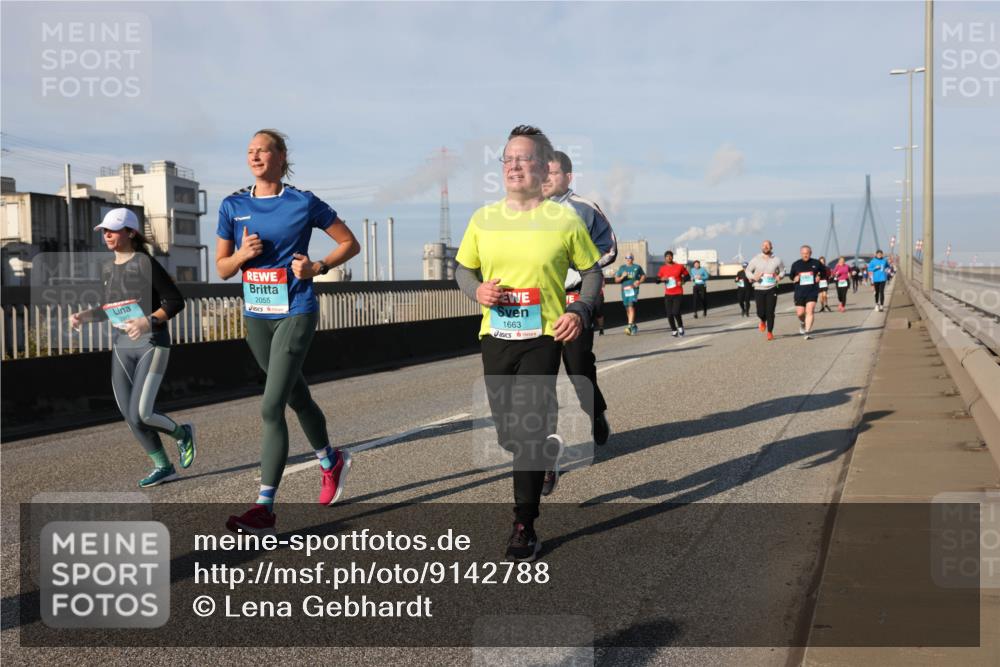 03.10.2025 - Köhlbrandbrückenlauf Lena Gebhardt http://msf.ph/oto/9142788 03.10.2025 10:00:39 Position 2 2055, 1663 meine-sportfotos.de
