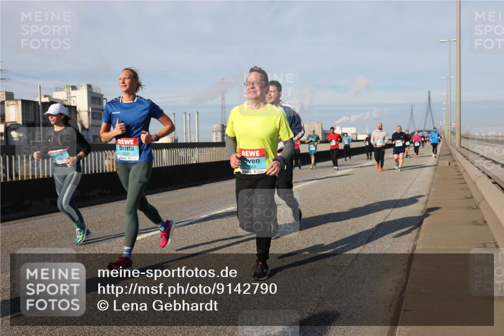 03.10.2025 - Köhlbrandbrückenlauf Lena Gebhardt http://msf.ph/oto/9142790 03.10.2025 10:00:39 Position 2 2055, 1663 meine-sportfotos.de