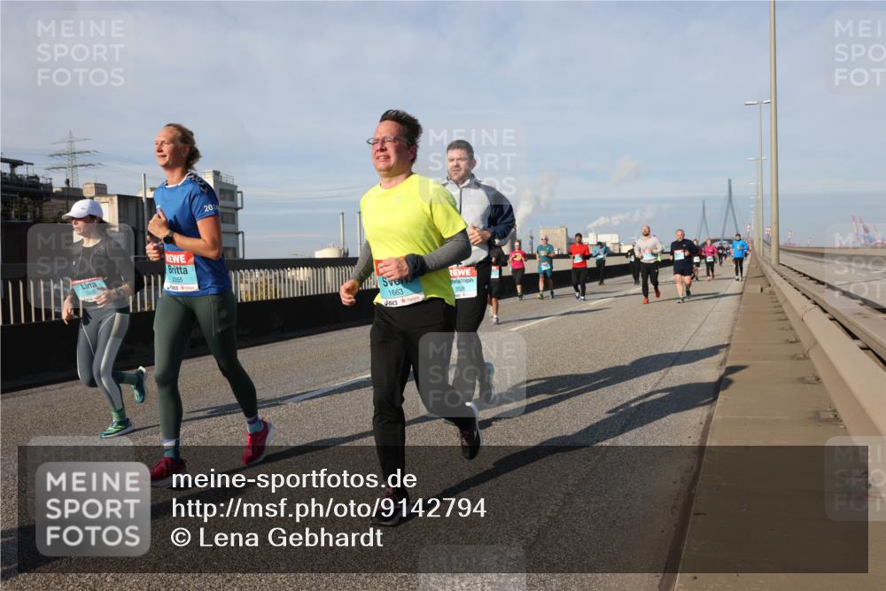 03.10.2025 - Köhlbrandbrückenlauf Lena Gebhardt http://msf.ph/oto/9142794 03.10.2025 10:00:39 Position 2 2024, 2055, 1663, 3529 meine-sportfotos.de
