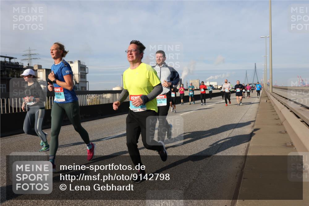 03.10.2025 - Köhlbrandbrückenlauf Lena Gebhardt http://msf.ph/oto/9142798 03.10.2025 10:00:39 Position 2 2055, 2024, 1603, 3529 meine-sportfotos.de