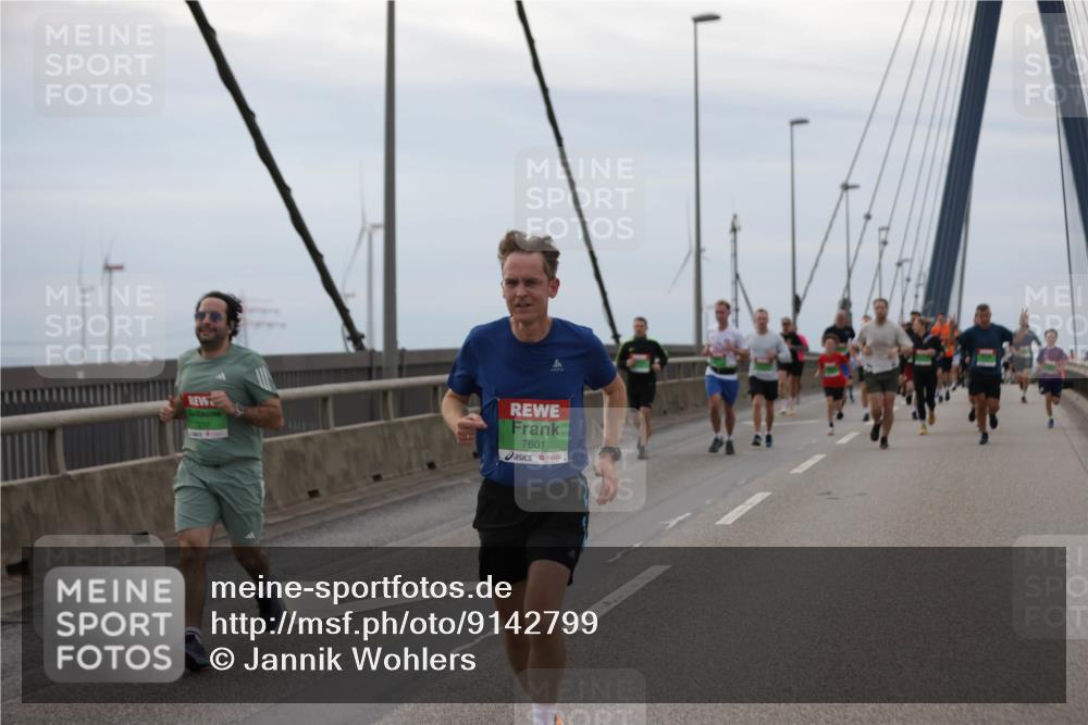 03.10.2025 - Köhlbrandbrückenlauf Jannik Wohlers http://msf.ph/oto/9142799 03.10.2025 15:44:05 Position 1 7601 meine-sportfotos.de