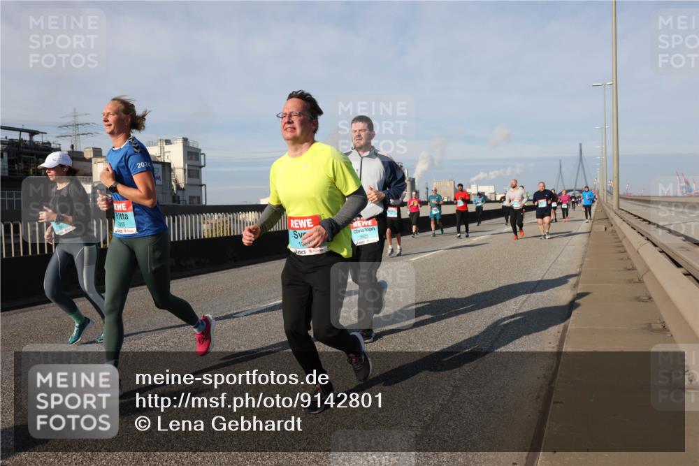 03.10.2025 - Köhlbrandbrückenlauf Lena Gebhardt http://msf.ph/oto/9142801 03.10.2025 10:00:39 Position 2 2055, 2024, 16, 3529 meine-sportfotos.de