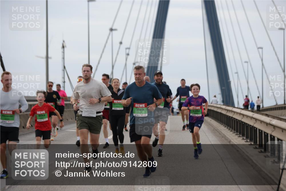 03.10.2025 - Köhlbrandbrückenlauf Jannik Wohlers http://msf.ph/oto/9142809 03.10.2025 15:44:08 Position 1 7340 meine-sportfotos.de