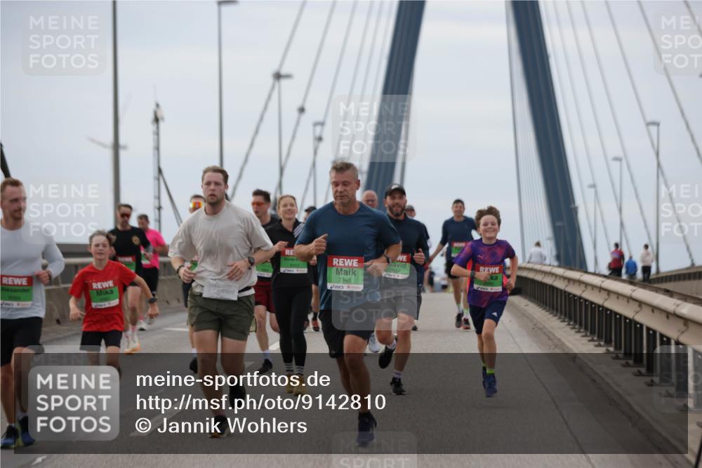 03.10.2025 - Köhlbrandbrückenlauf Jannik Wohlers http://msf.ph/oto/9142810 03.10.2025 15:44:08 Position 1 7340 meine-sportfotos.de