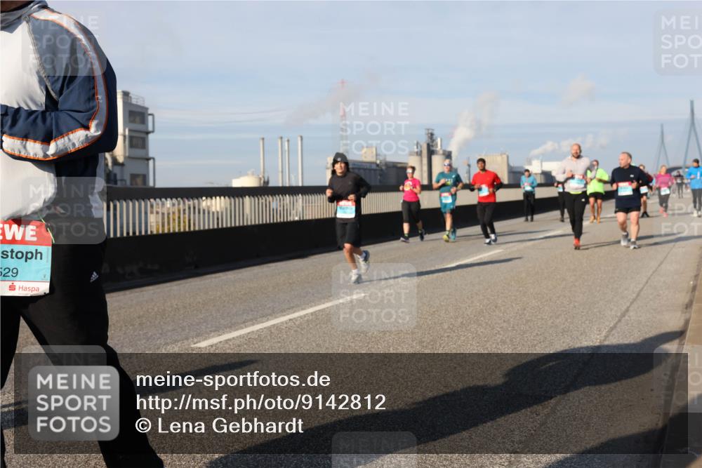 03.10.2025 - Köhlbrandbrückenlauf Lena Gebhardt http://msf.ph/oto/9142812 03.10.2025 10:00:40 Position 2 529 meine-sportfotos.de