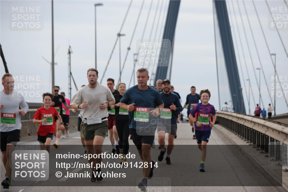 03.10.2025 - Köhlbrandbrückenlauf Jannik Wohlers http://msf.ph/oto/9142814 03.10.2025 15:44:08 Position 1 7340, 8980 meine-sportfotos.de