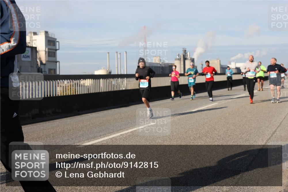 03.10.2025 - Köhlbrandbrückenlauf Lena Gebhardt http://msf.ph/oto/9142815 03.10.2025 10:00:40 Position 2  meine-sportfotos.de