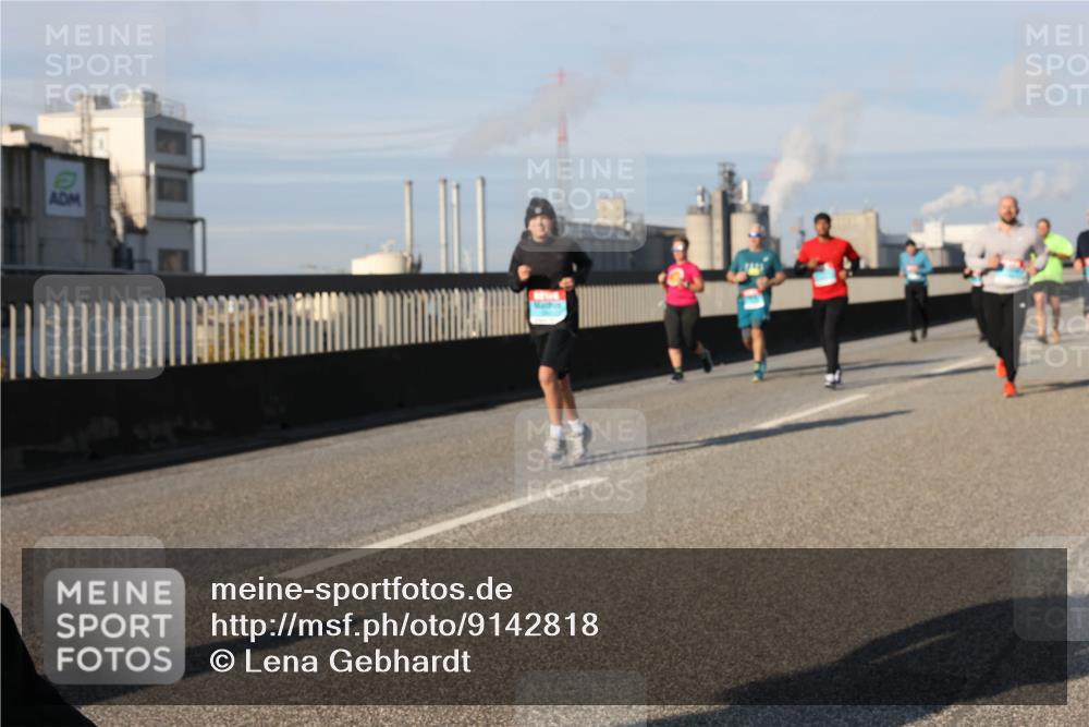 03.10.2025 - Köhlbrandbrückenlauf Lena Gebhardt http://msf.ph/oto/9142818 03.10.2025 10:00:41 Position 2  meine-sportfotos.de