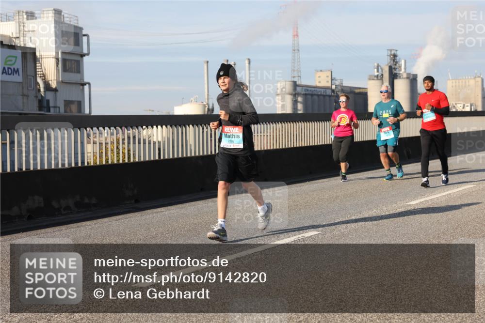03.10.2025 - Köhlbrandbrückenlauf Lena Gebhardt http://msf.ph/oto/9142820 03.10.2025 10:00:41 Position 2 2897 meine-sportfotos.de