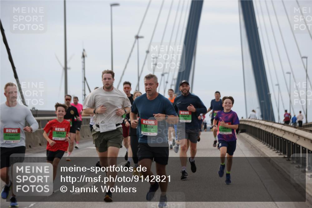 03.10.2025 - Köhlbrandbrückenlauf Jannik Wohlers http://msf.ph/oto/9142821 03.10.2025 15:44:08 Position 1 9584, 8981, 7340, 9354 meine-sportfotos.de