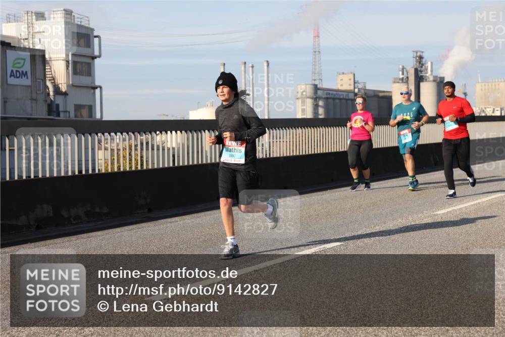 03.10.2025 - Köhlbrandbrückenlauf Lena Gebhardt http://msf.ph/oto/9142827 03.10.2025 10:00:41 Position 2 2897 meine-sportfotos.de