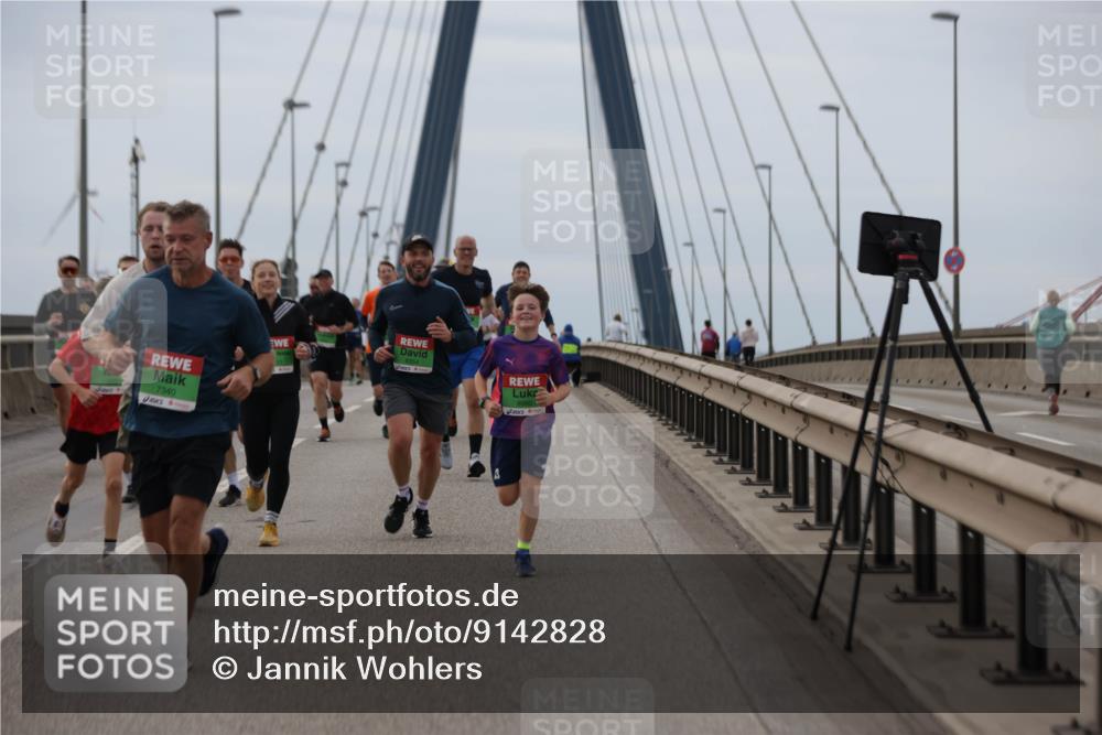 03.10.2025 - Köhlbrandbrückenlauf Jannik Wohlers http://msf.ph/oto/9142828 03.10.2025 15:44:09 Position 1 7340, 8980 meine-sportfotos.de
