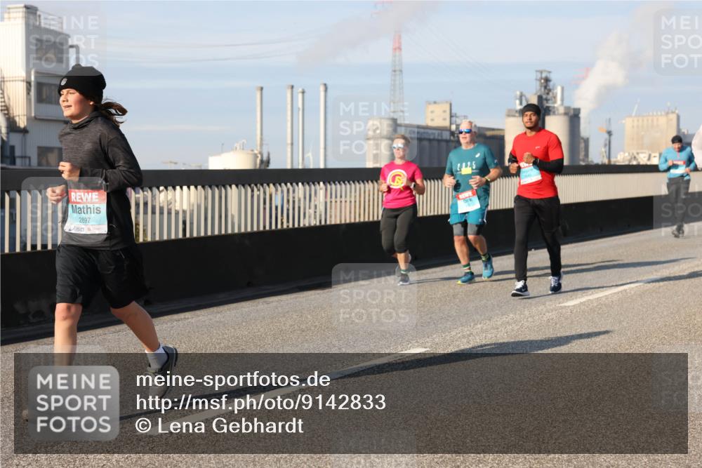 03.10.2025 - Köhlbrandbrückenlauf Lena Gebhardt http://msf.ph/oto/9142833 03.10.2025 10:00:42 Position 2 2897 meine-sportfotos.de