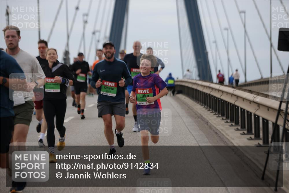 03.10.2025 - Köhlbrandbrückenlauf Jannik Wohlers http://msf.ph/oto/9142834 03.10.2025 15:44:09 Position 1 9354, 8980 meine-sportfotos.de