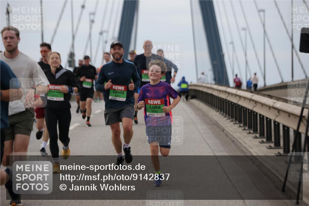 03.10.2025 - Köhlbrandbrückenlauf Jannik Wohlers http://msf.ph/oto/9142837 03.10.2025 15:44:09 Position 1 9354, 8980 meine-sportfotos.de