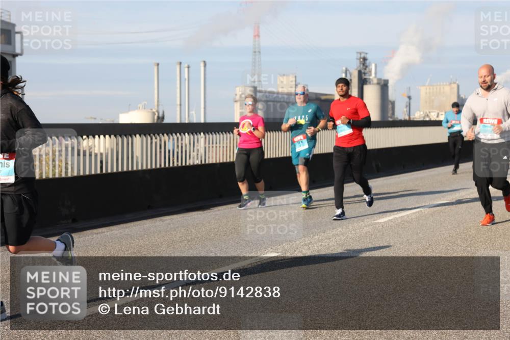 03.10.2025 - Köhlbrandbrückenlauf Lena Gebhardt http://msf.ph/oto/9142838 03.10.2025 10:00:42 Position 2  meine-sportfotos.de