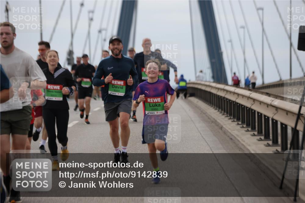 03.10.2025 - Köhlbrandbrückenlauf Jannik Wohlers http://msf.ph/oto/9142839 03.10.2025 15:44:09 Position 1 9353, 9354, 8980 meine-sportfotos.de