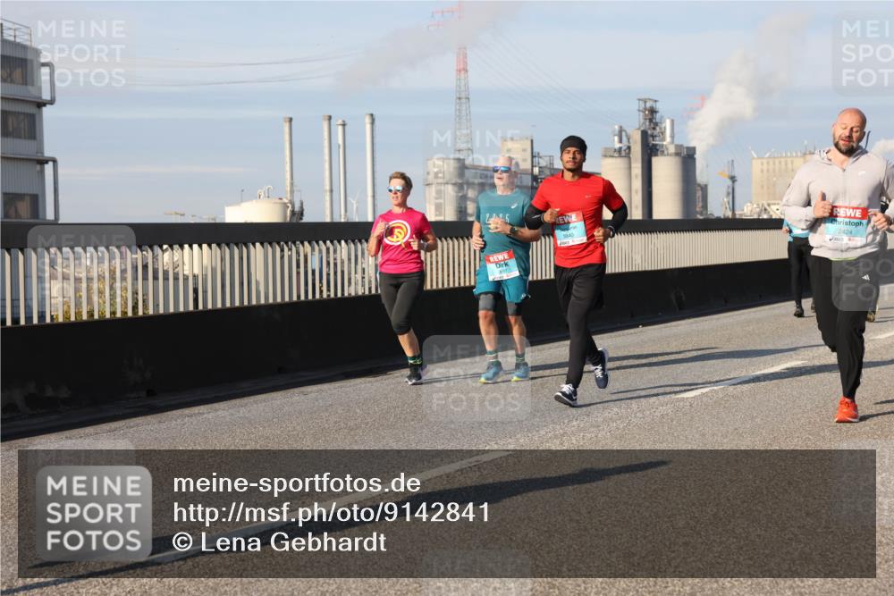 03.10.2025 - Köhlbrandbrückenlauf Lena Gebhardt http://msf.ph/oto/9142841 03.10.2025 10:00:42 Position 2 3097, 3840, 2424 meine-sportfotos.de