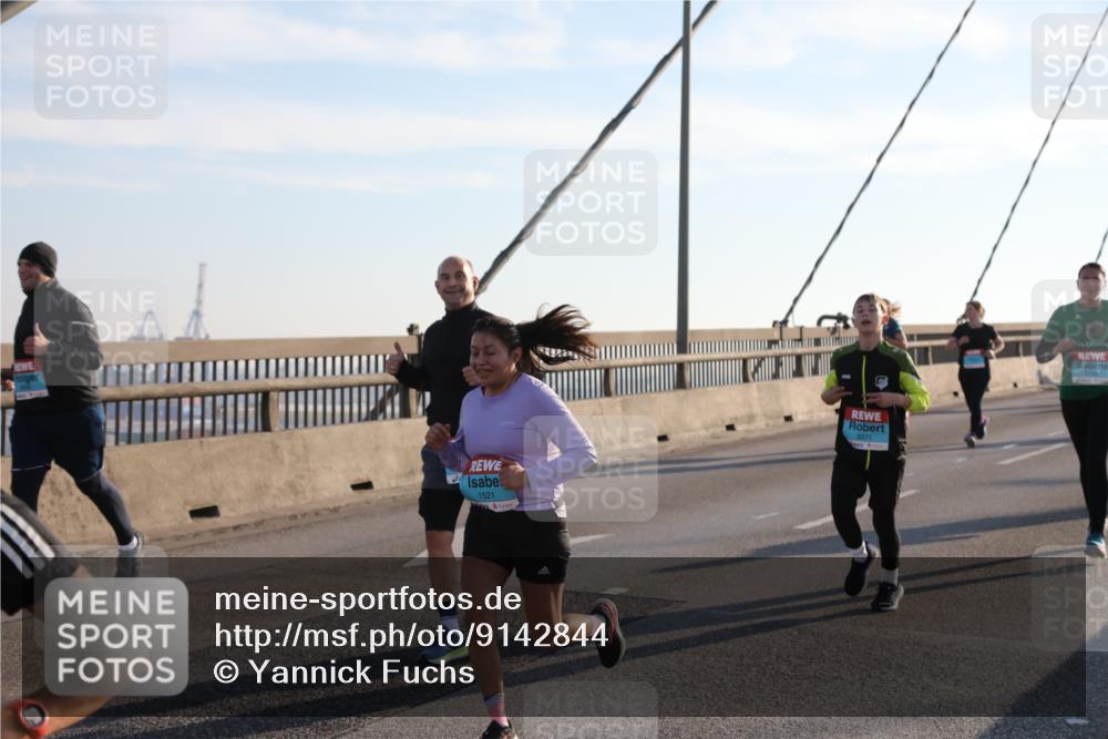 03.10.2025 - Köhlbrandbrückenlauf Yannick Fuchs http://msf.ph/oto/9142844 03.10.2025 08:29:46 Position 2 1521, 3371 meine-sportfotos.de