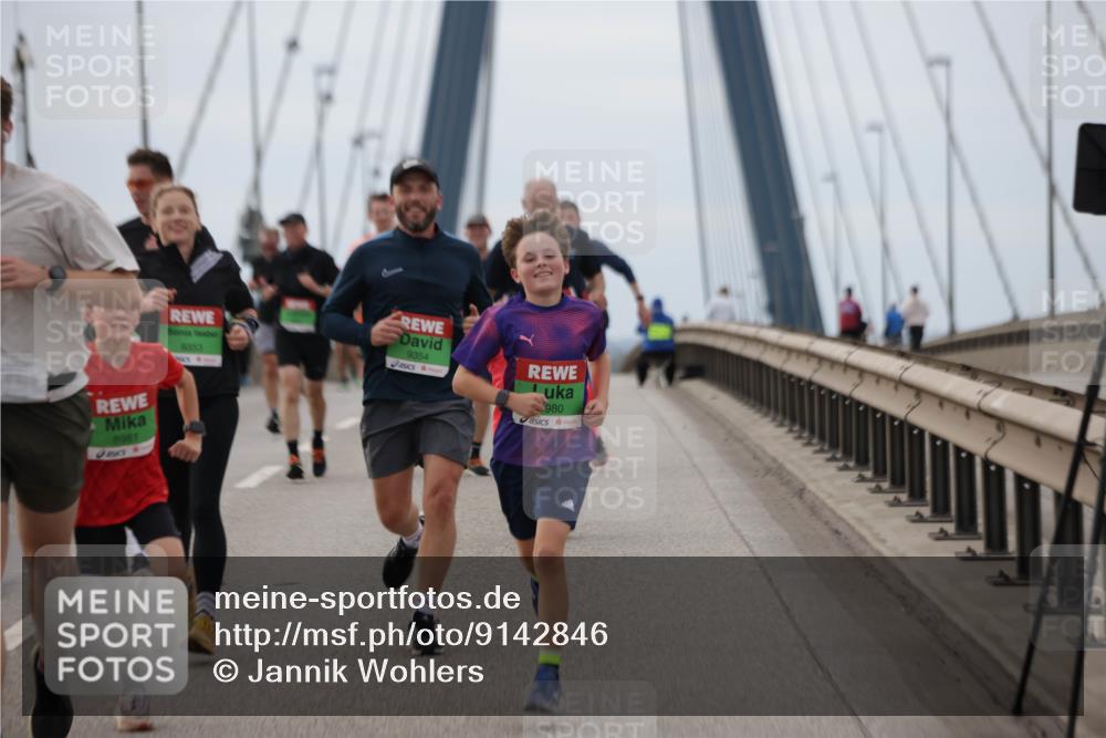 03.10.2025 - Köhlbrandbrückenlauf Jannik Wohlers http://msf.ph/oto/9142846 03.10.2025 15:44:10 Position 1 8981, 9354, 980 meine-sportfotos.de