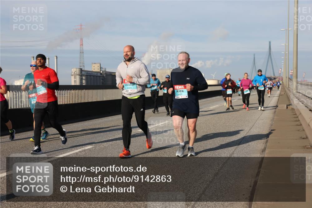 03.10.2025 - Köhlbrandbrückenlauf Lena Gebhardt http://msf.ph/oto/9142863 03.10.2025 10:00:43 Position 2 3840, 2424, 2460 meine-sportfotos.de
