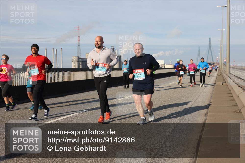03.10.2025 - Köhlbrandbrückenlauf Lena Gebhardt http://msf.ph/oto/9142866 03.10.2025 10:00:43 Position 2 3840, 2424, 2460 meine-sportfotos.de