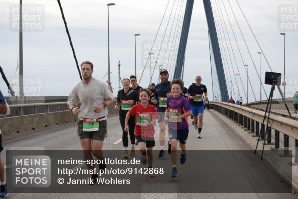 03.10.2025 - Köhlbrandbrückenlauf Jannik Wohlers http://msf.ph/oto/9142868 03.10.2025 15:44:11 Position 1 7174 meine-sportfotos.de