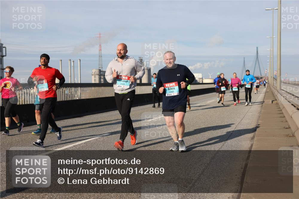 03.10.2025 - Köhlbrandbrückenlauf Lena Gebhardt http://msf.ph/oto/9142869 03.10.2025 10:00:43 Position 2 3840, 2424, 2460 meine-sportfotos.de