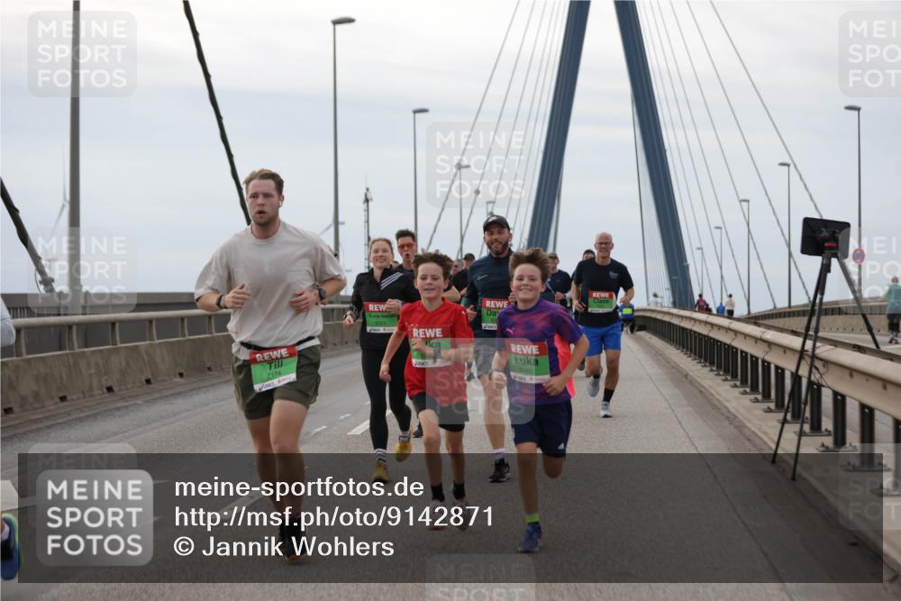 03.10.2025 - Köhlbrandbrückenlauf Jannik Wohlers http://msf.ph/oto/9142871 03.10.2025 15:44:11 Position 1 7174, 8980 meine-sportfotos.de