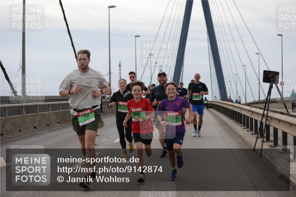 03.10.2025 - Köhlbrandbrückenlauf Jannik Wohlers http://msf.ph/oto/9142874 03.10.2025 15:44:11 Position 1 7174, 8980 meine-sportfotos.de