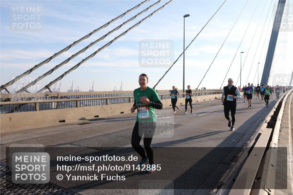 03.10.2025 - Köhlbrandbrückenlauf Yannick Fuchs http://msf.ph/oto/9142885 03.10.2025 08:29:48 Position 2 3186 meine-sportfotos.de