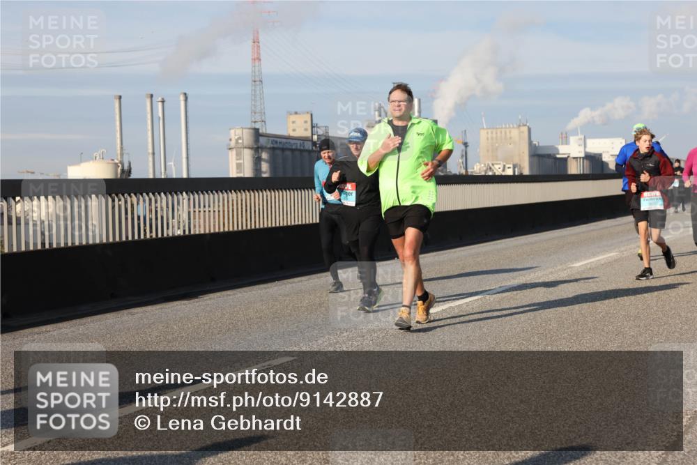 03.10.2025 - Köhlbrandbrückenlauf Lena Gebhardt http://msf.ph/oto/9142887 03.10.2025 10:00:45 Position 2  meine-sportfotos.de