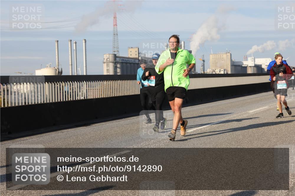 03.10.2025 - Köhlbrandbrückenlauf Lena Gebhardt http://msf.ph/oto/9142890 03.10.2025 10:00:45 Position 2  meine-sportfotos.de