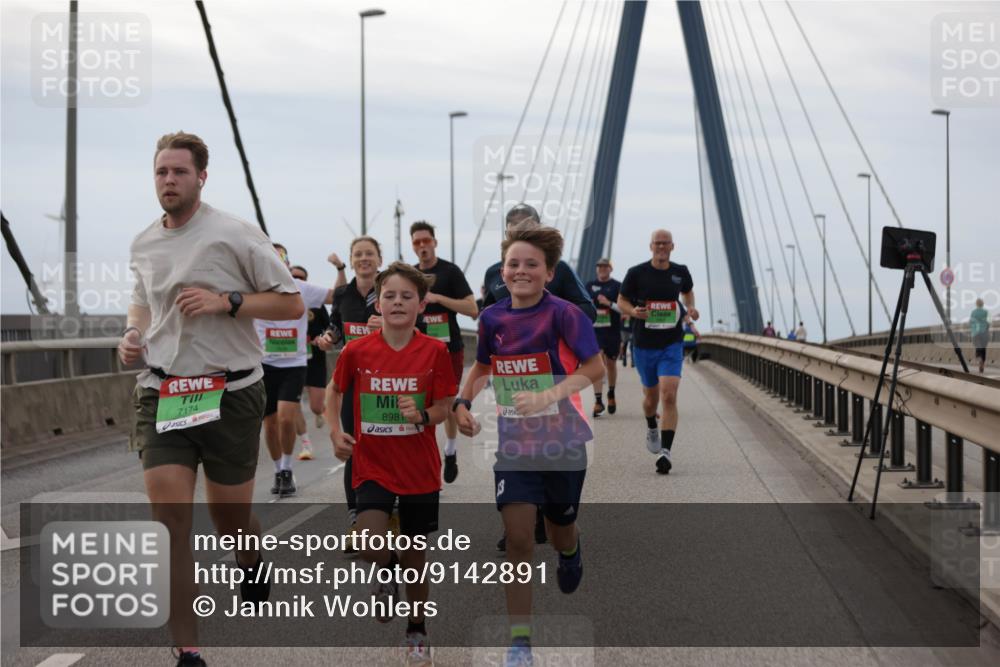 03.10.2025 - Köhlbrandbrückenlauf Jannik Wohlers http://msf.ph/oto/9142891 03.10.2025 15:44:11 Position 1 7174, 8981 meine-sportfotos.de