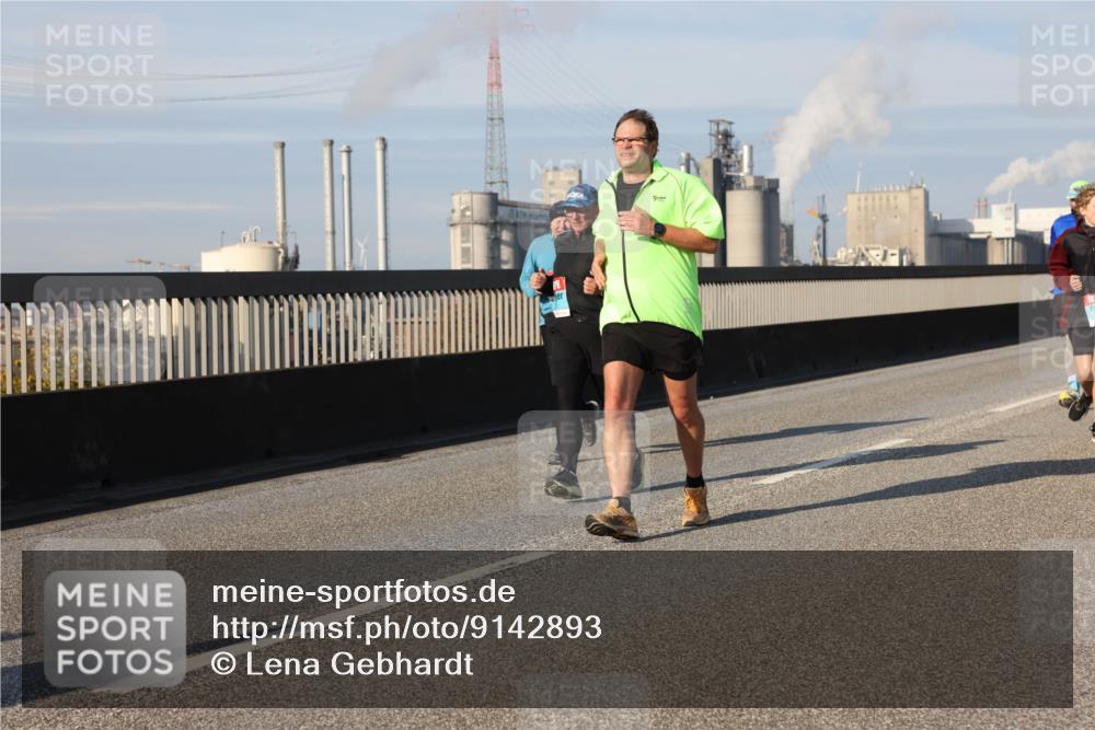 03.10.2025 - Köhlbrandbrückenlauf Lena Gebhardt http://msf.ph/oto/9142893 03.10.2025 10:00:46 Position 2  meine-sportfotos.de