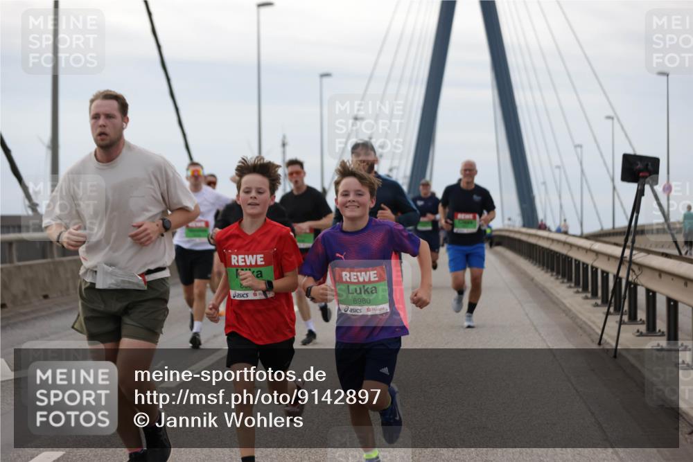 03.10.2025 - Köhlbrandbrückenlauf Jannik Wohlers http://msf.ph/oto/9142897 03.10.2025 15:44:11 Position 1 8980 meine-sportfotos.de