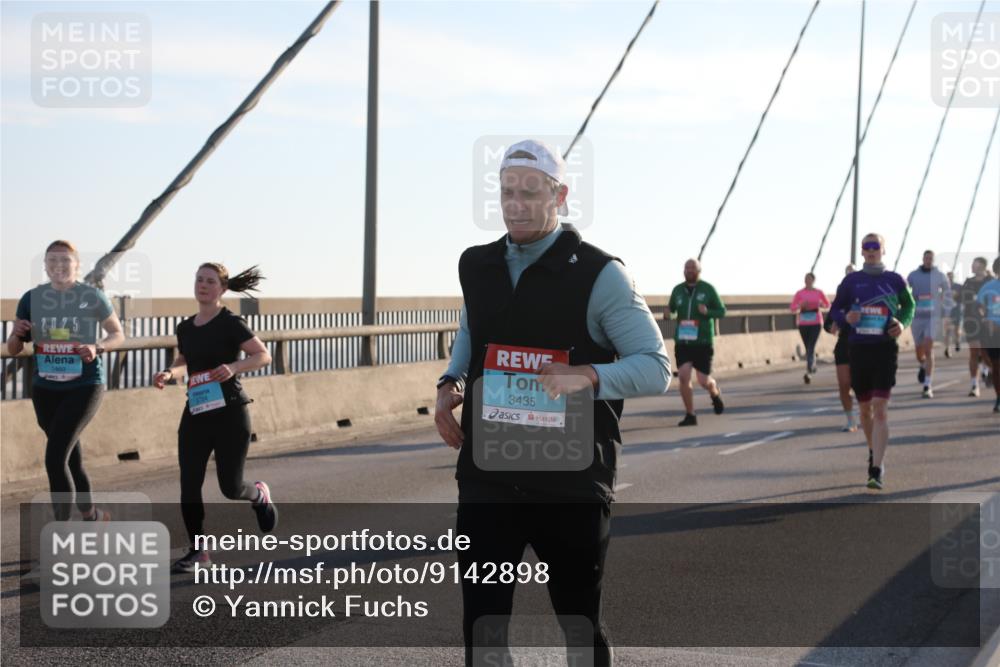 03.10.2025 - Köhlbrandbrückenlauf Yannick Fuchs http://msf.ph/oto/9142898 03.10.2025 08:29:49 Position 2 2025, 1460, 3724, 3435 meine-sportfotos.de
