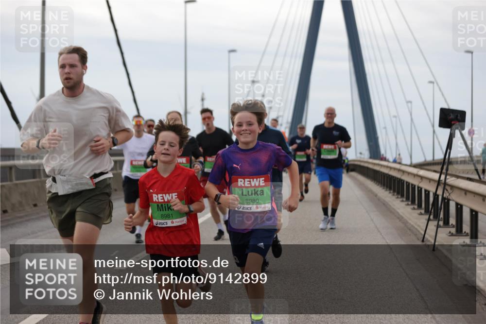 03.10.2025 - Köhlbrandbrückenlauf Jannik Wohlers http://msf.ph/oto/9142899 03.10.2025 15:44:11 Position 1 8981, 8980 meine-sportfotos.de