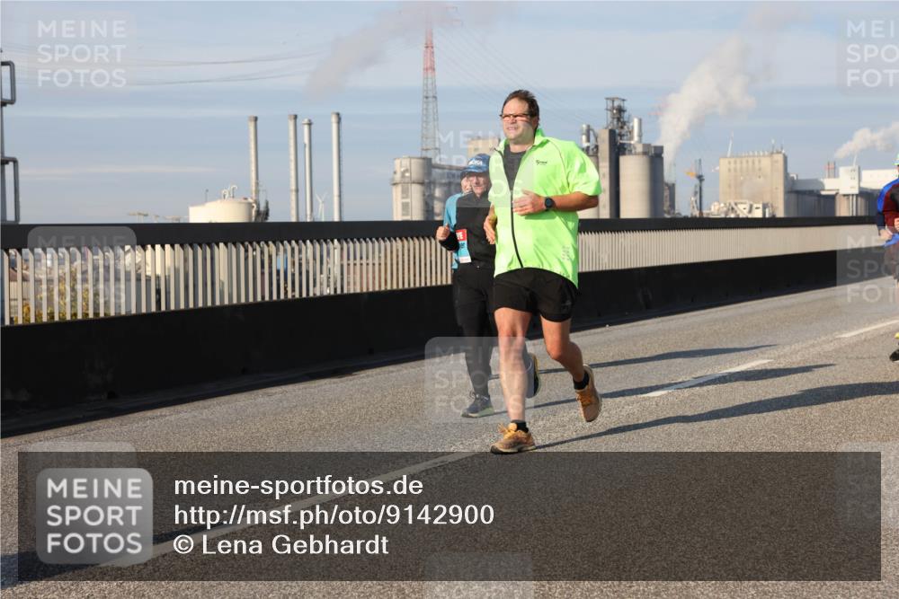 03.10.2025 - Köhlbrandbrückenlauf Lena Gebhardt http://msf.ph/oto/9142900 03.10.2025 10:00:46 Position 2  meine-sportfotos.de