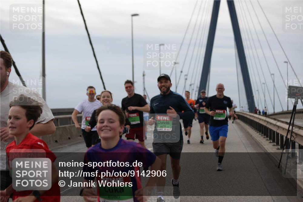 03.10.2025 - Köhlbrandbrückenlauf Jannik Wohlers http://msf.ph/oto/9142906 03.10.2025 15:44:12 Position 1 8881, 8980, 9354 meine-sportfotos.de