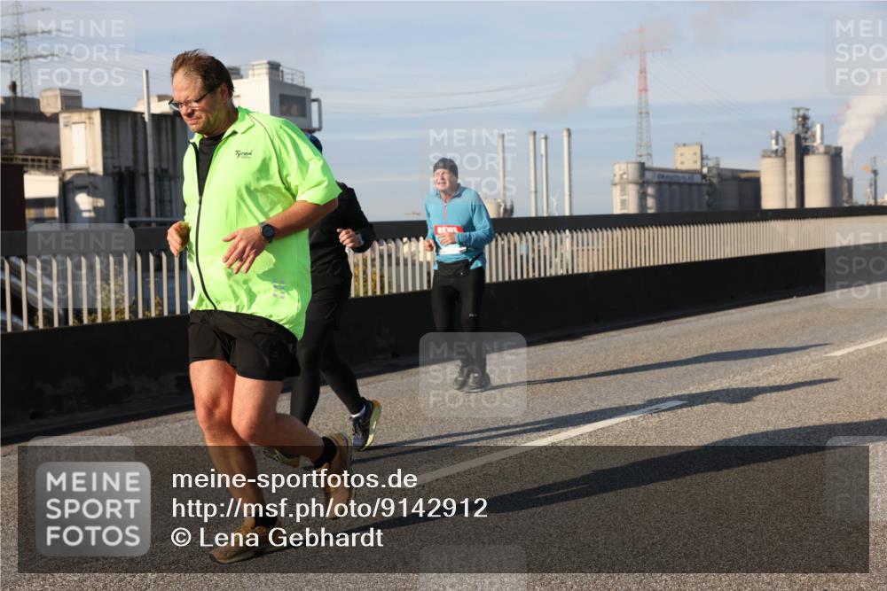 03.10.2025 - Köhlbrandbrückenlauf Lena Gebhardt http://msf.ph/oto/9142912 03.10.2025 10:00:47 Position 2  meine-sportfotos.de