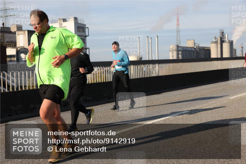 03.10.2025 - Köhlbrandbrückenlauf Lena Gebhardt http://msf.ph/oto/9142919 03.10.2025 10:00:47 Position 2  meine-sportfotos.de