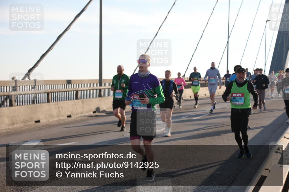 03.10.2025 - Köhlbrandbrückenlauf Yannick Fuchs http://msf.ph/oto/9142925 03.10.2025 08:29:51 Position 2 2034, 1674 meine-sportfotos.de