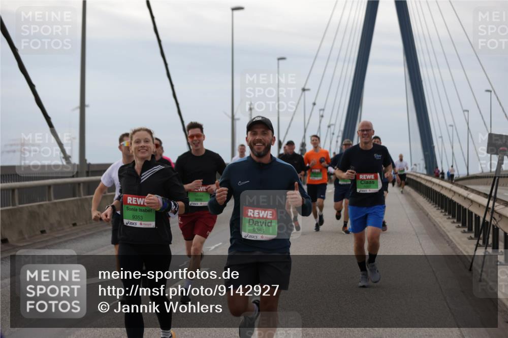 03.10.2025 - Köhlbrandbrückenlauf Jannik Wohlers http://msf.ph/oto/9142927 03.10.2025 15:44:12 Position 1 9353, 9696, 9354, 7057 meine-sportfotos.de